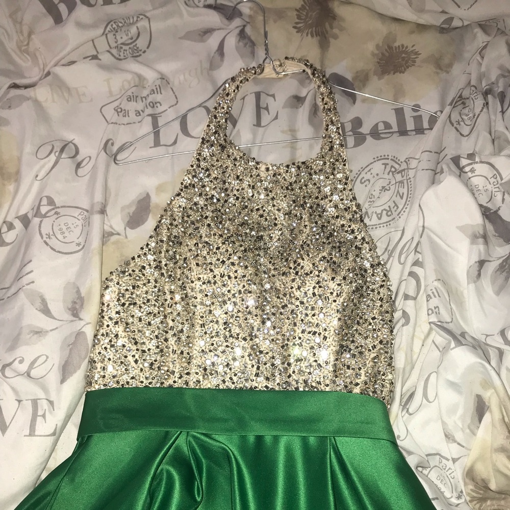 Prom dress - Picture 3 of 4